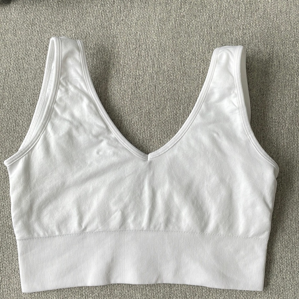 Nvgtn Sports Bra